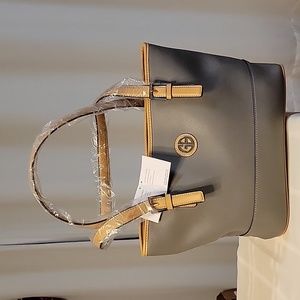 Giani Bernini handbag NWT Light Grey